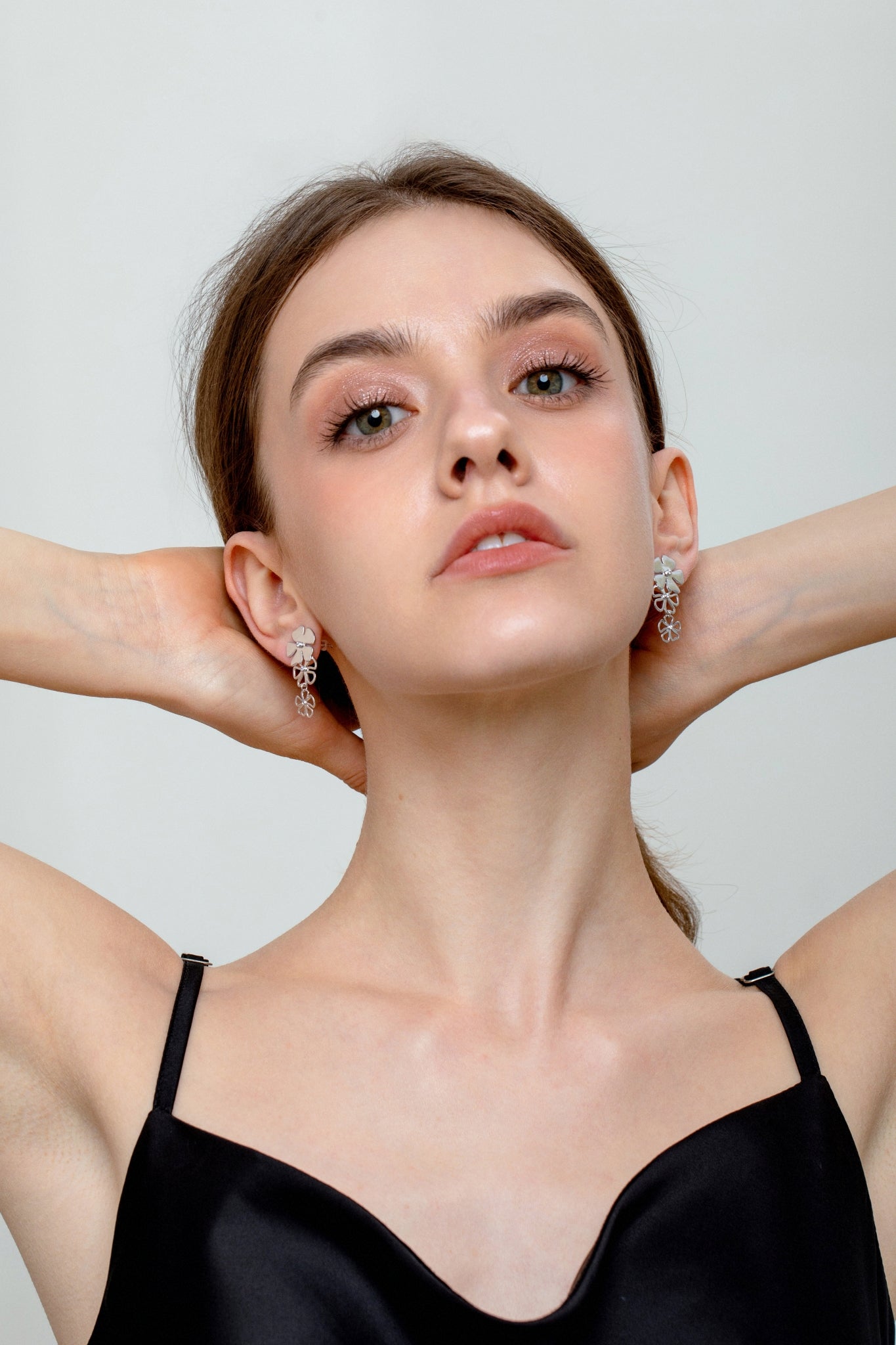 Minimalist 3-Flower Necklace | Cubic Zirconia Details
