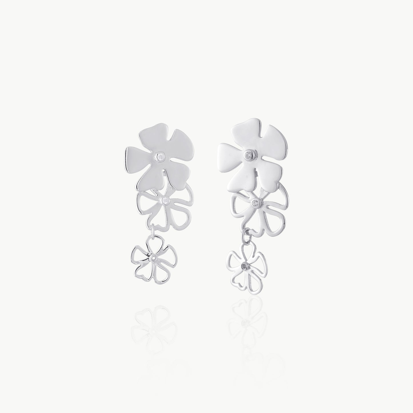 Minimalist 3-Flower Necklace | Cubic Zirconia Details